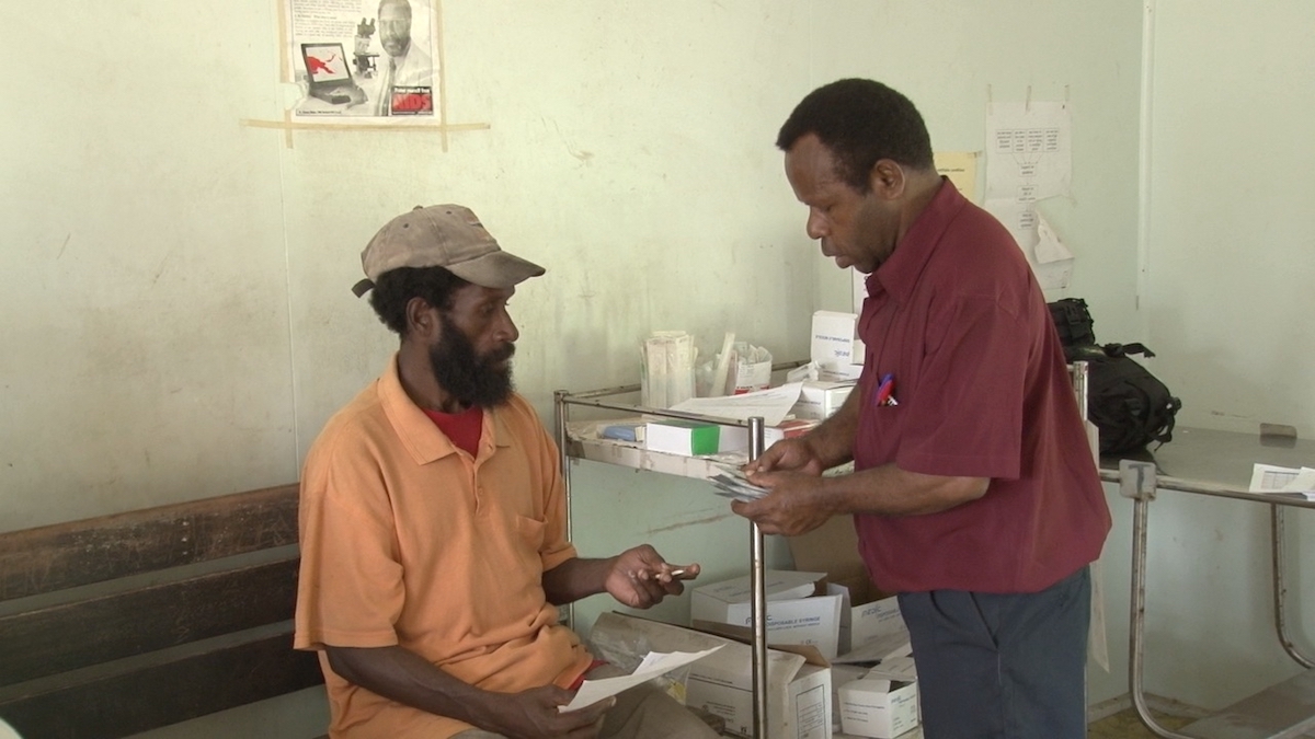 Gezinsleden van tbc-patiënten preventief behandelen ‘kost minder en redt levens’